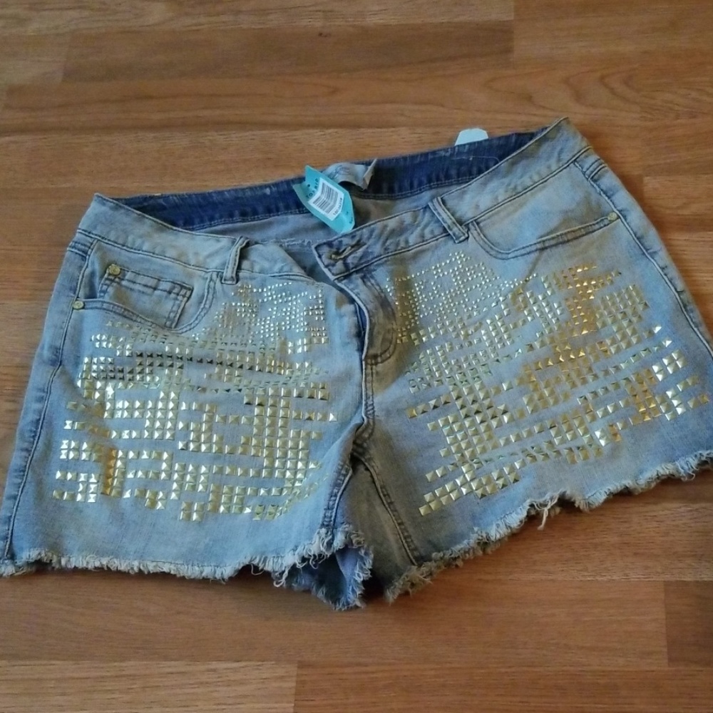 Cut off shorts